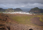 Blick auf Heimaey vom Helgafell- Krater